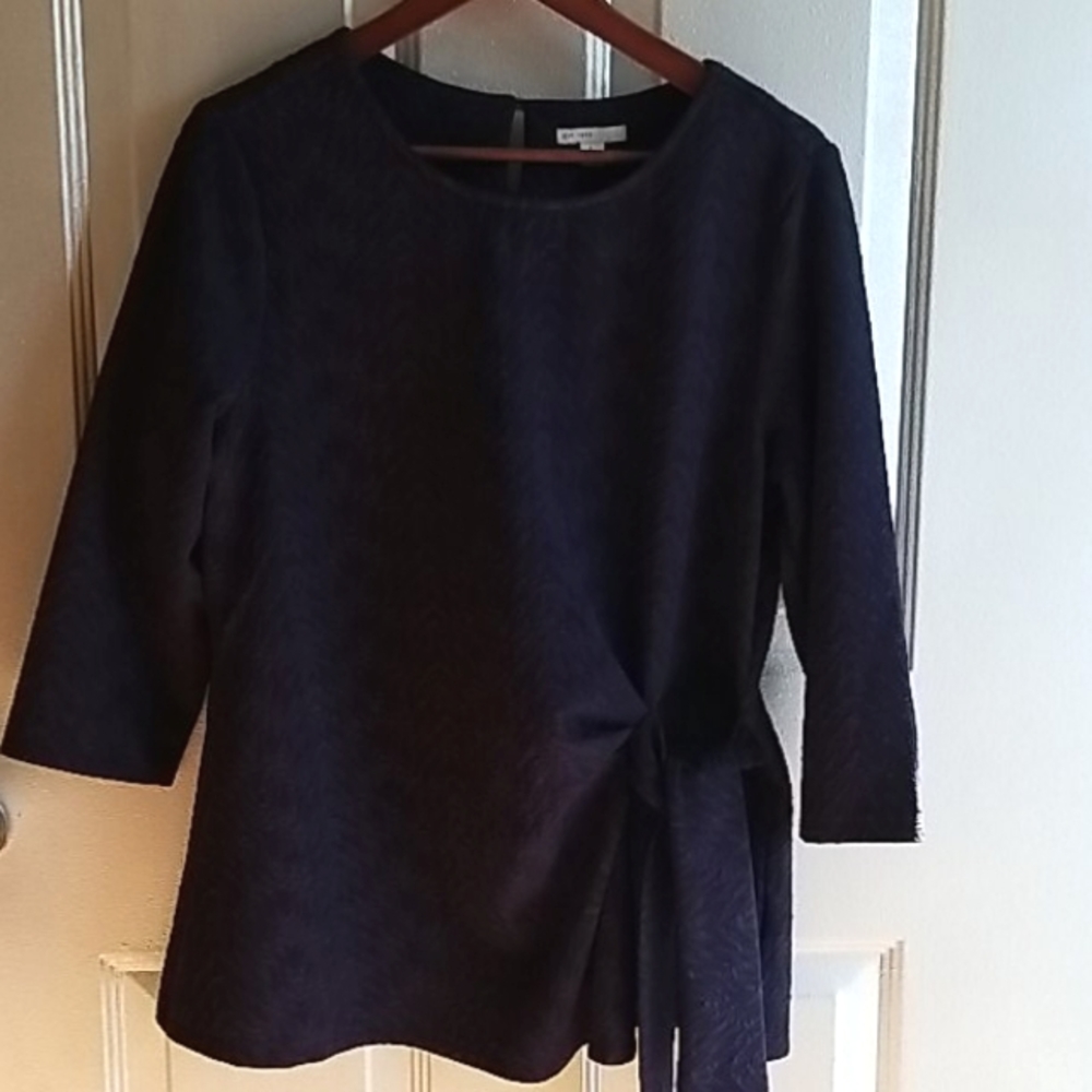 Navy tie top
